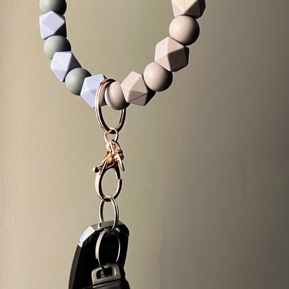 Gray Wristlet - Picture 3 of 5